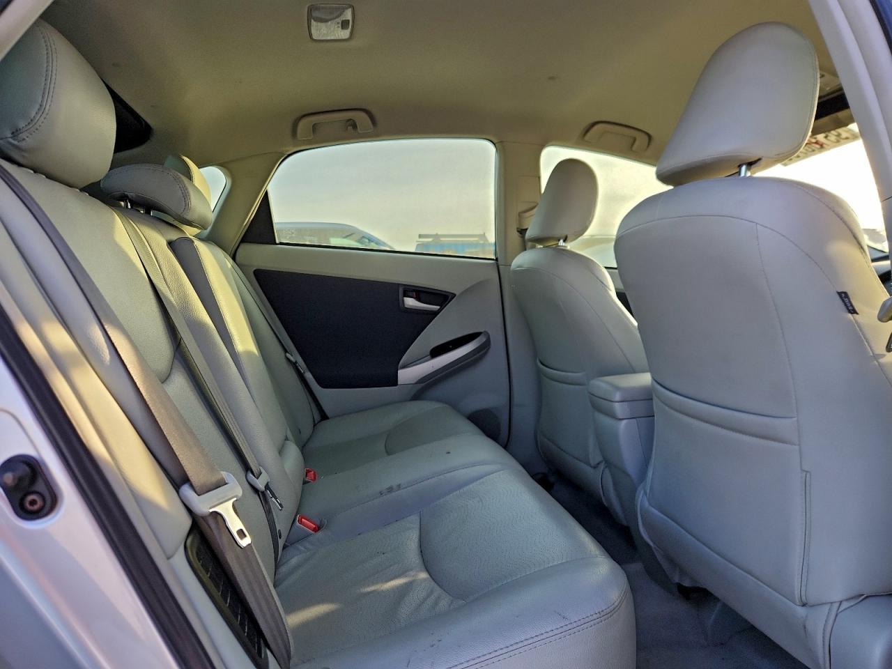 2011 TOYOTA PRIUS