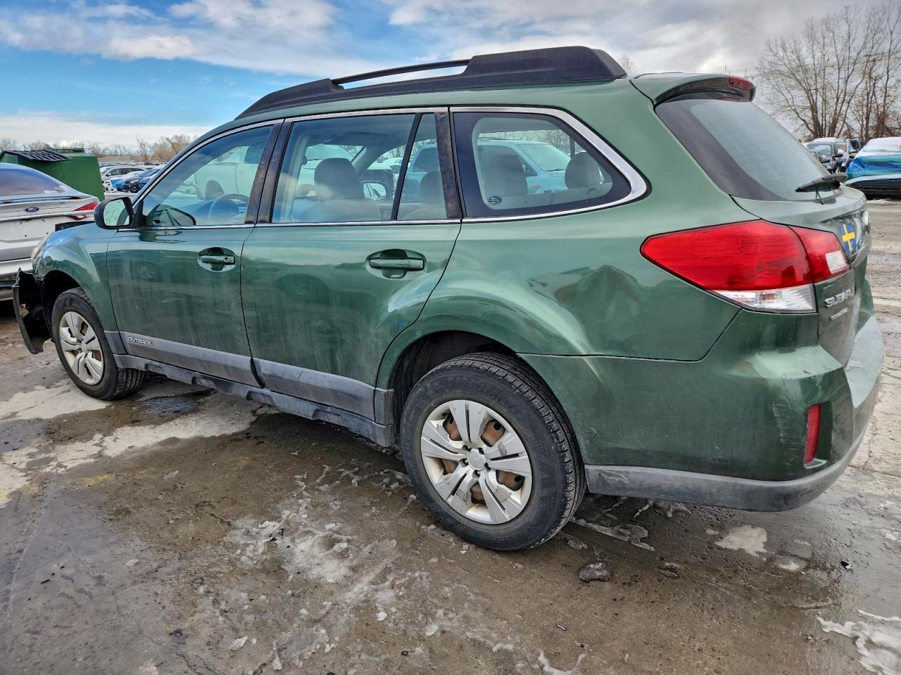 2013 SUBARU Outback