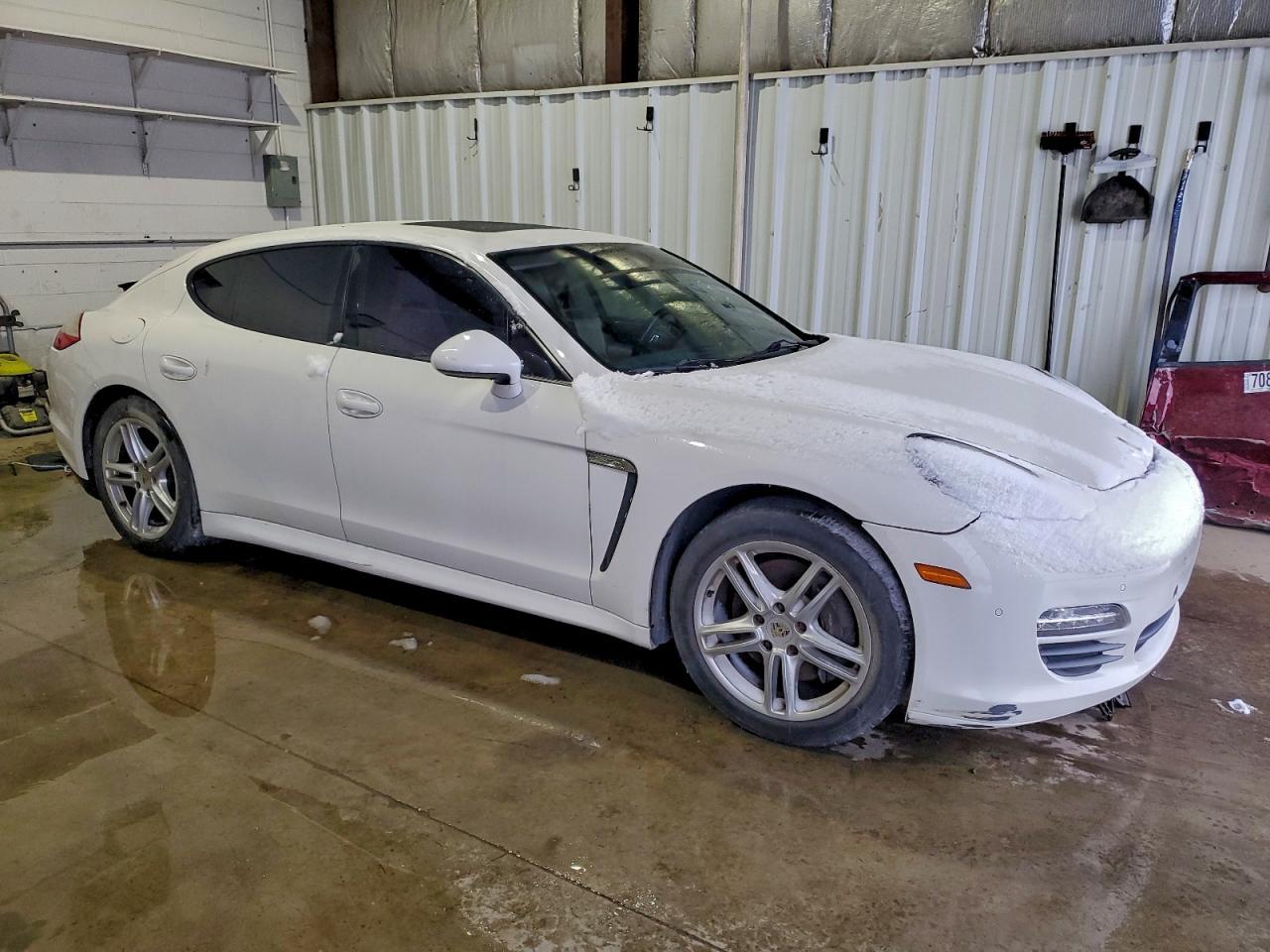 2011 PORSCHE Panamera