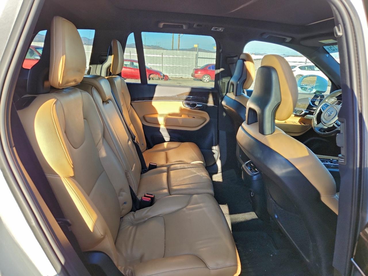 2018 VOLVO XC90