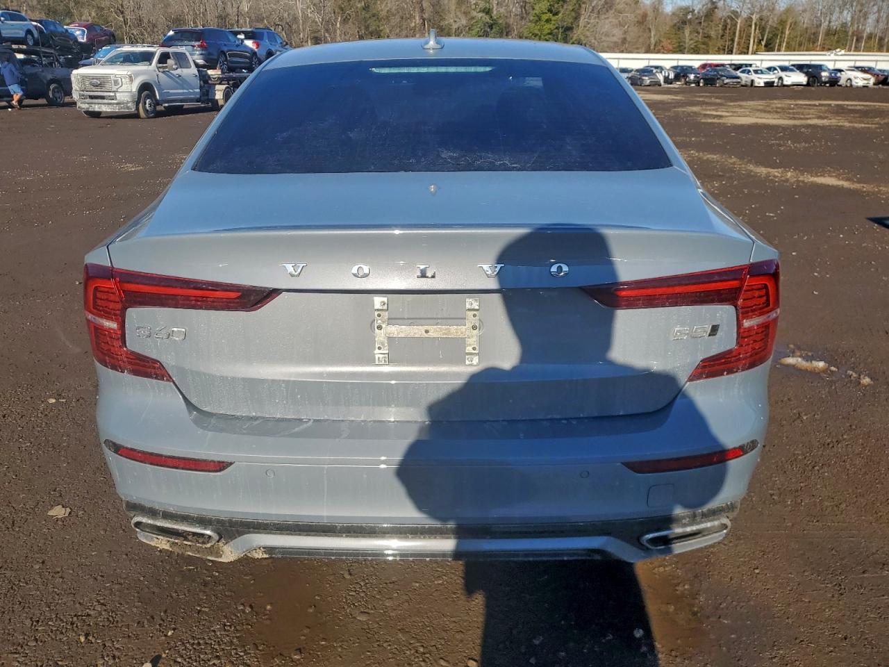2022 VOLVO S60