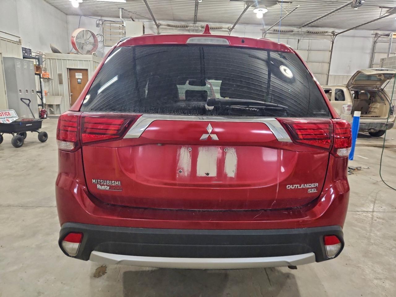 2018 MITSUBISHI outlander