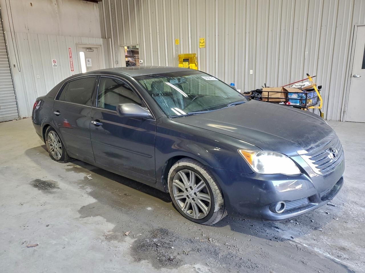 2010 TOYOTA Avalon