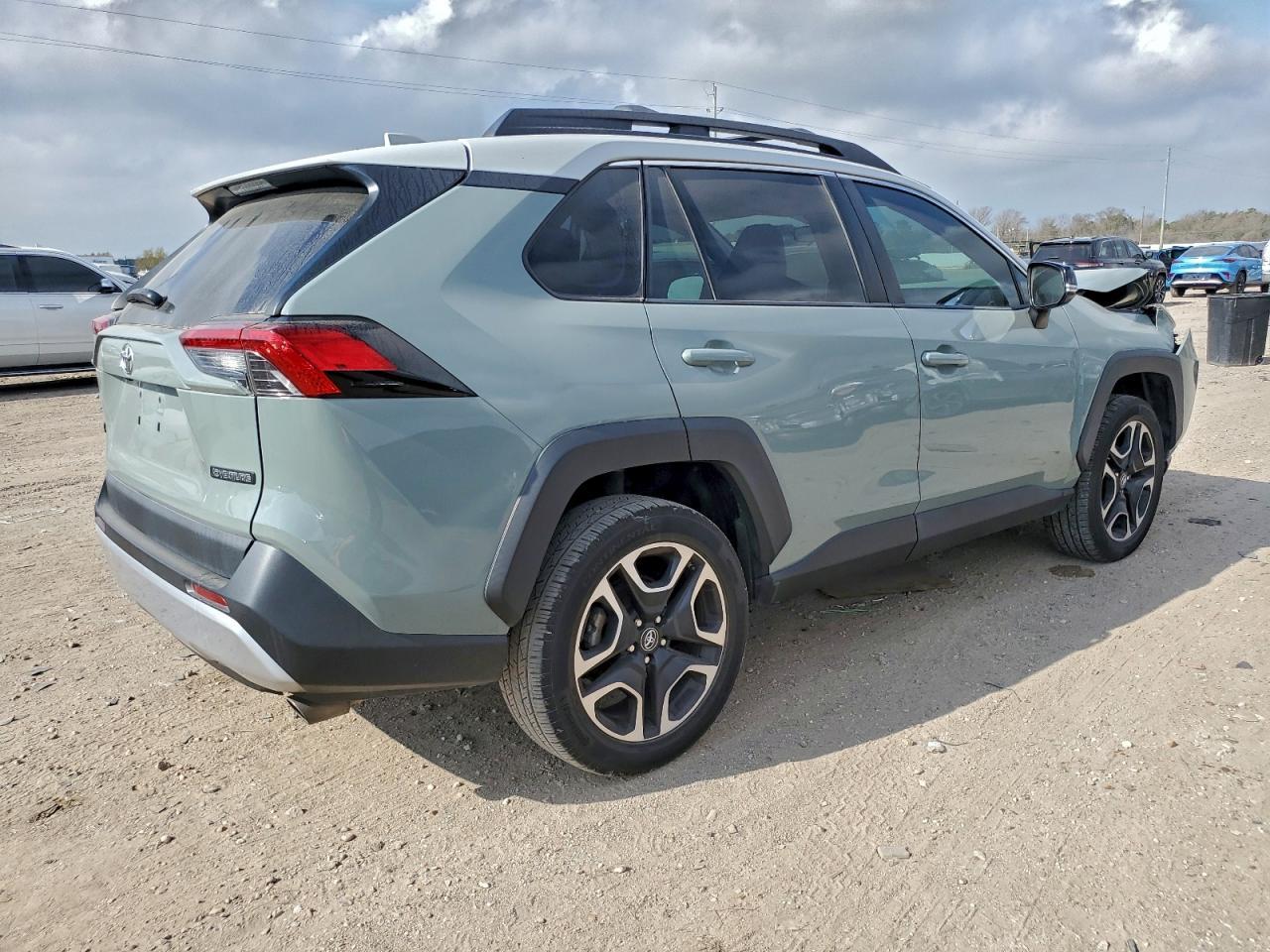 2019 TOYOTA RAV4