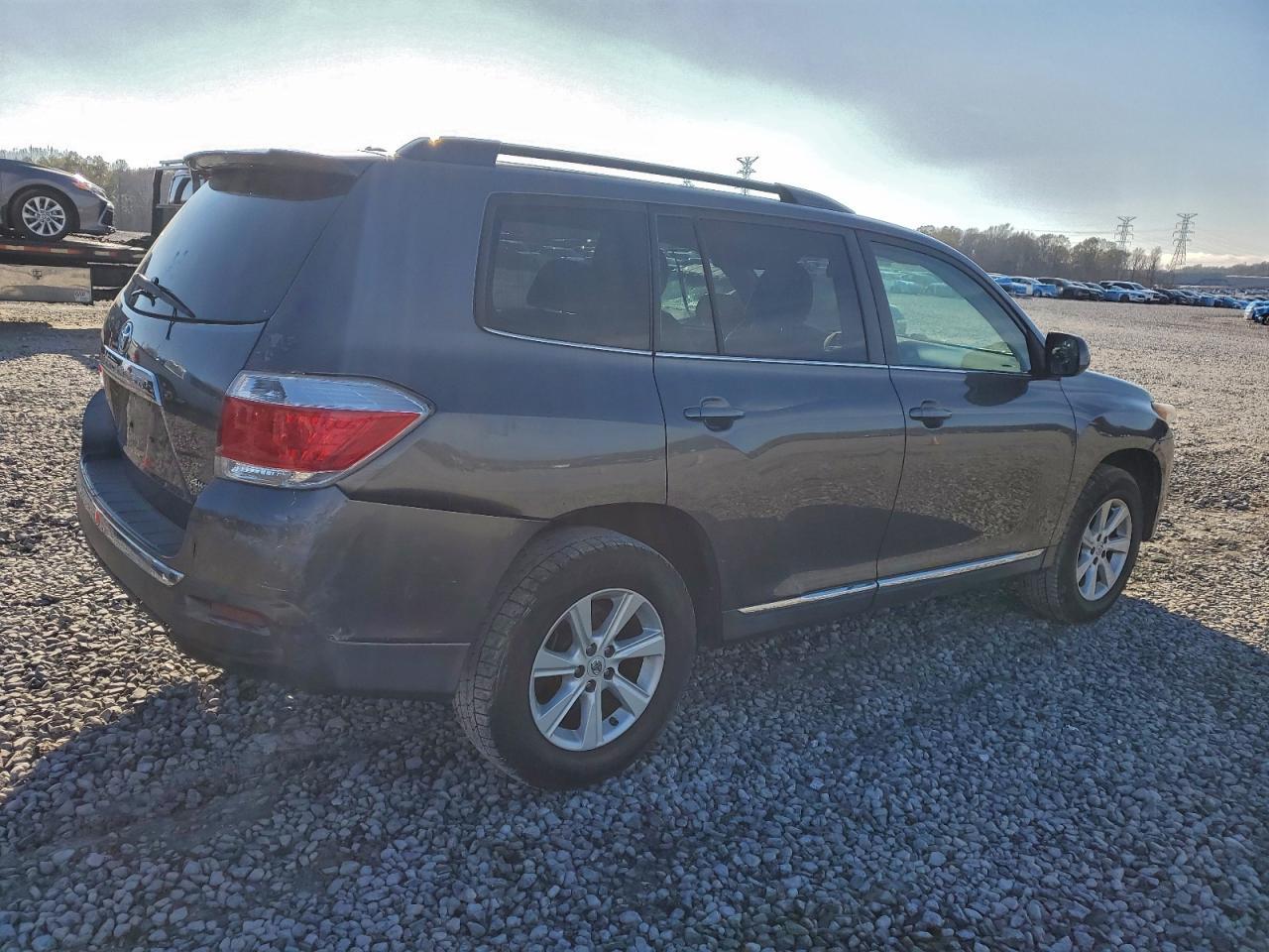 2011 TOYOTA HIGHLANDER