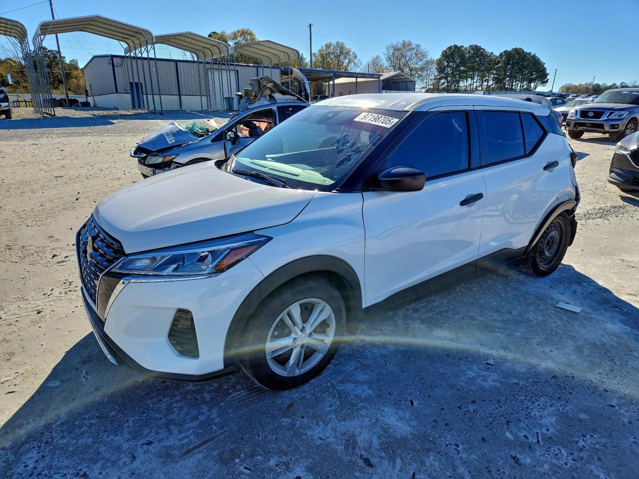 2024 NISSAN KICKS