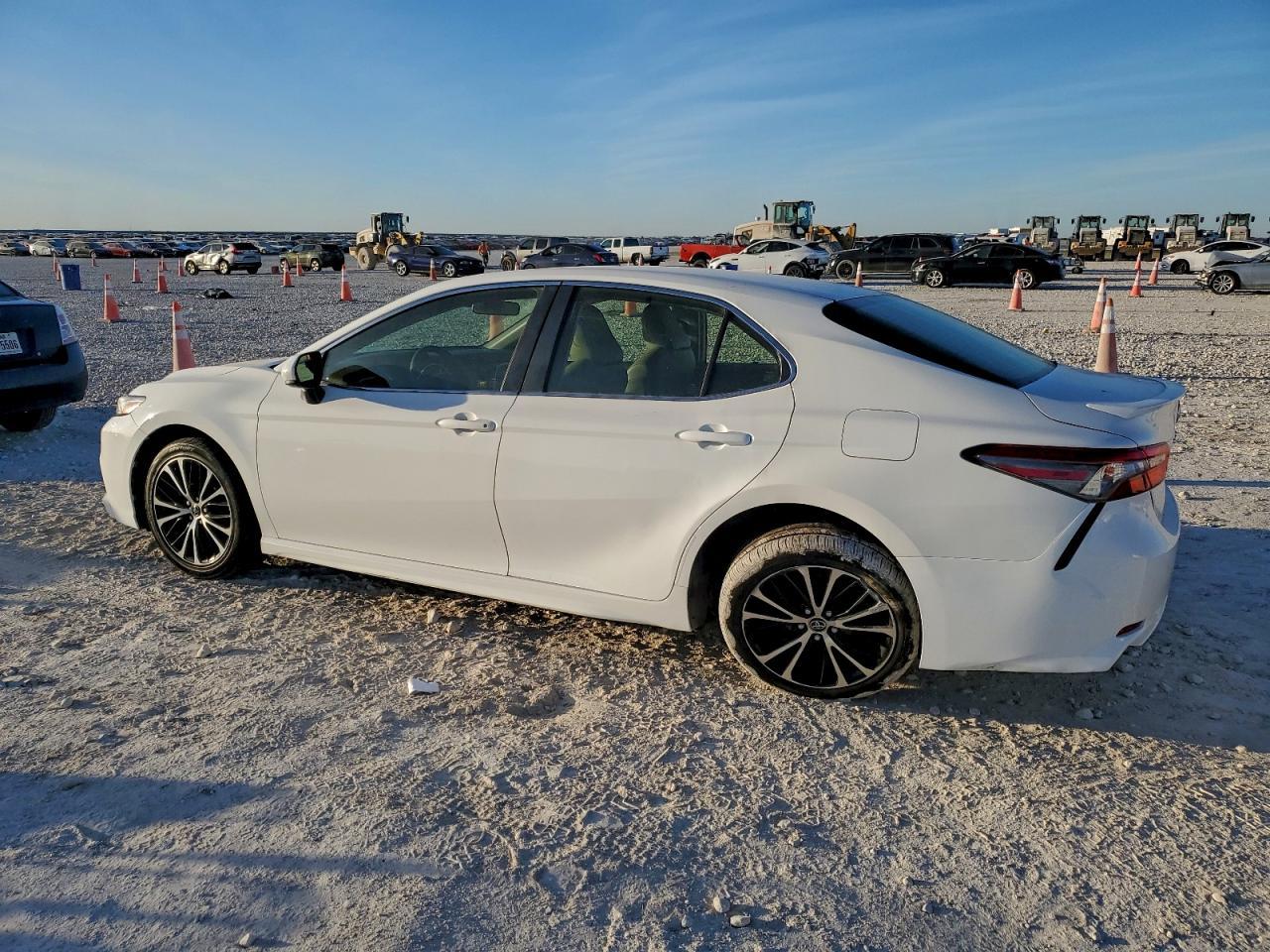 2018 TOYOTA CAMRY