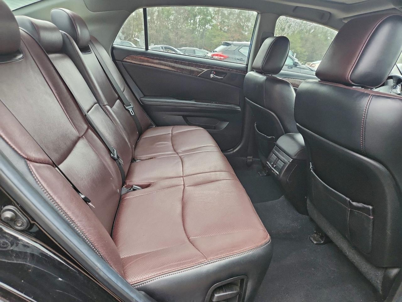 2011 TOYOTA Avalon