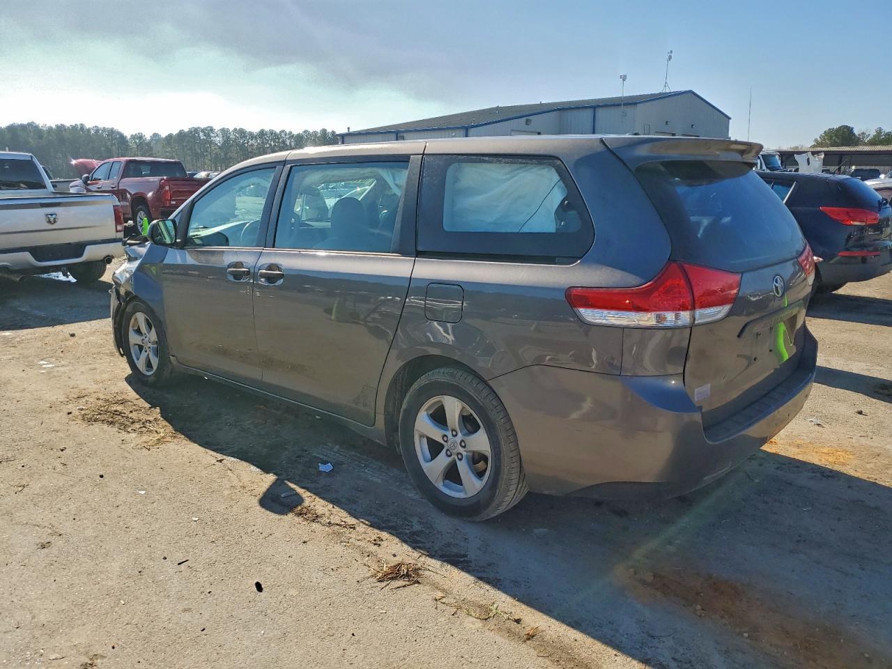 2012 TOYOTA SIENNA