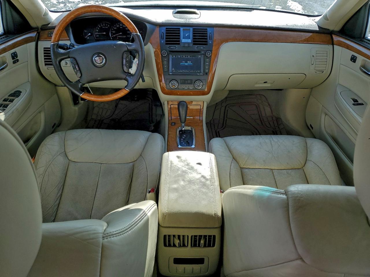 2011 CADILLAC DTS