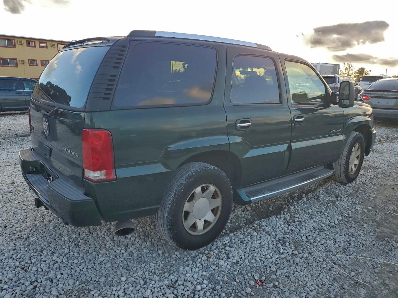 2002 CADILLAC ESCALADE