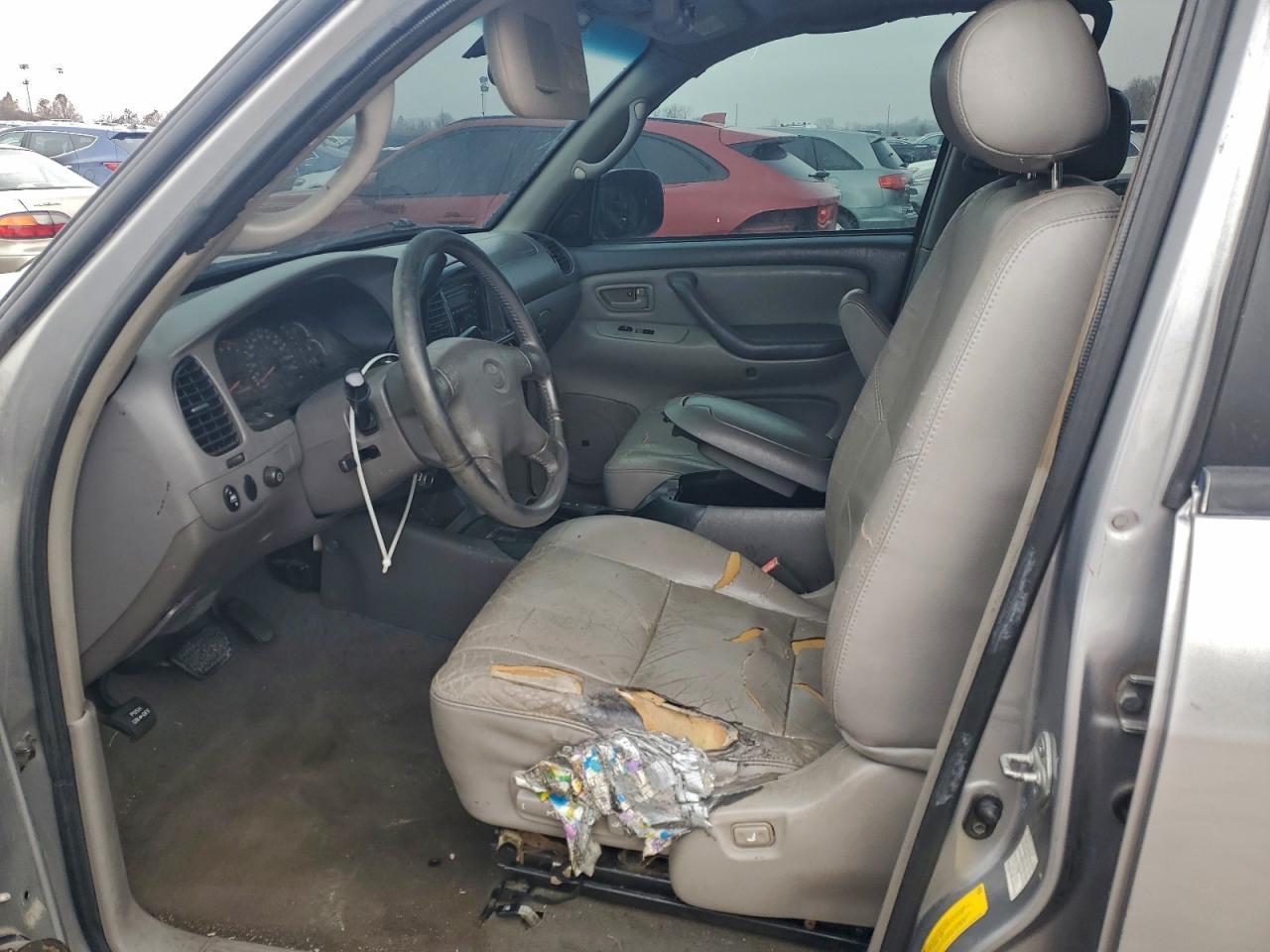 2002 TOYOTA Sequoia