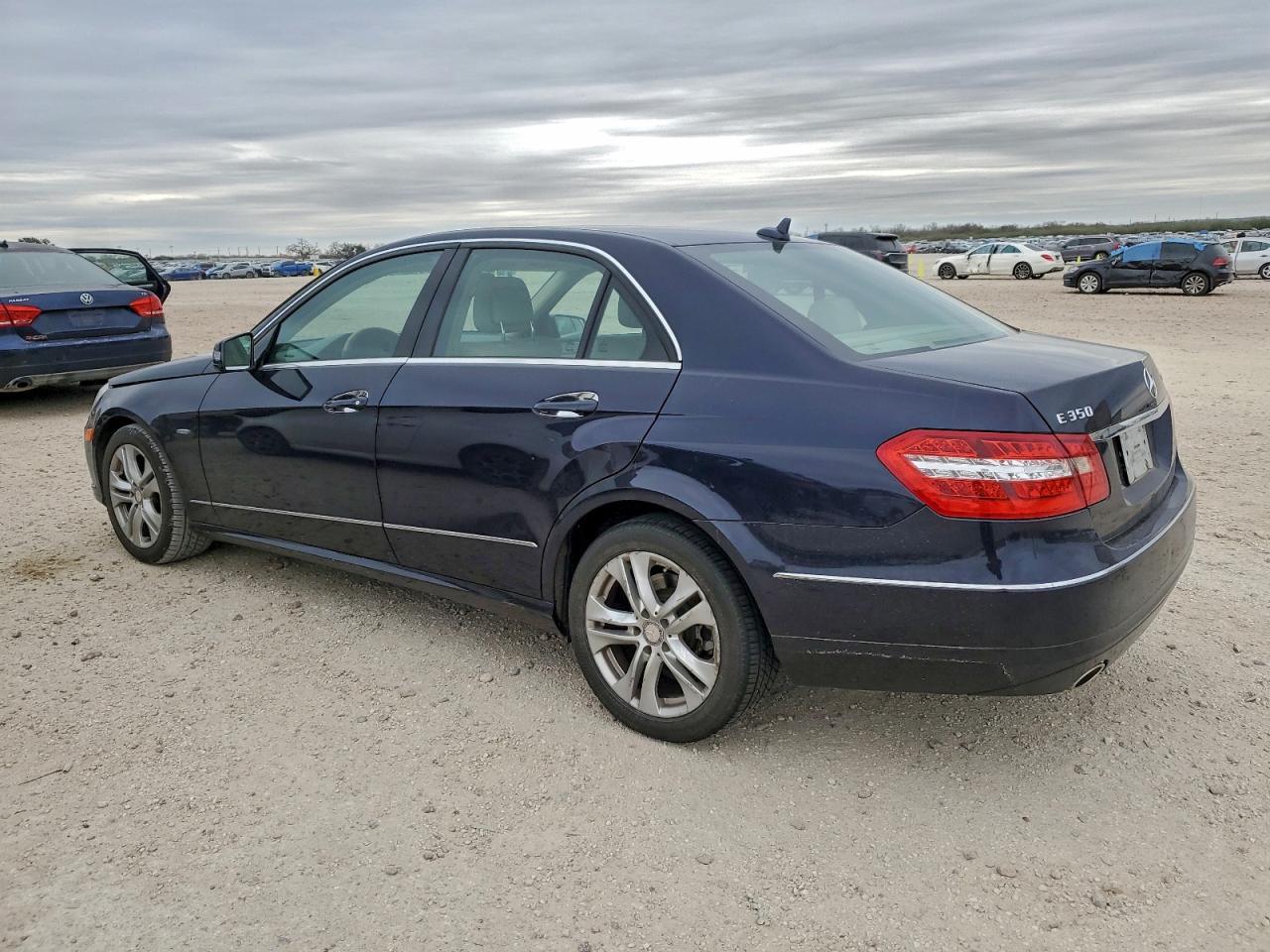 2011 MERCEDES-BENZ E-Class