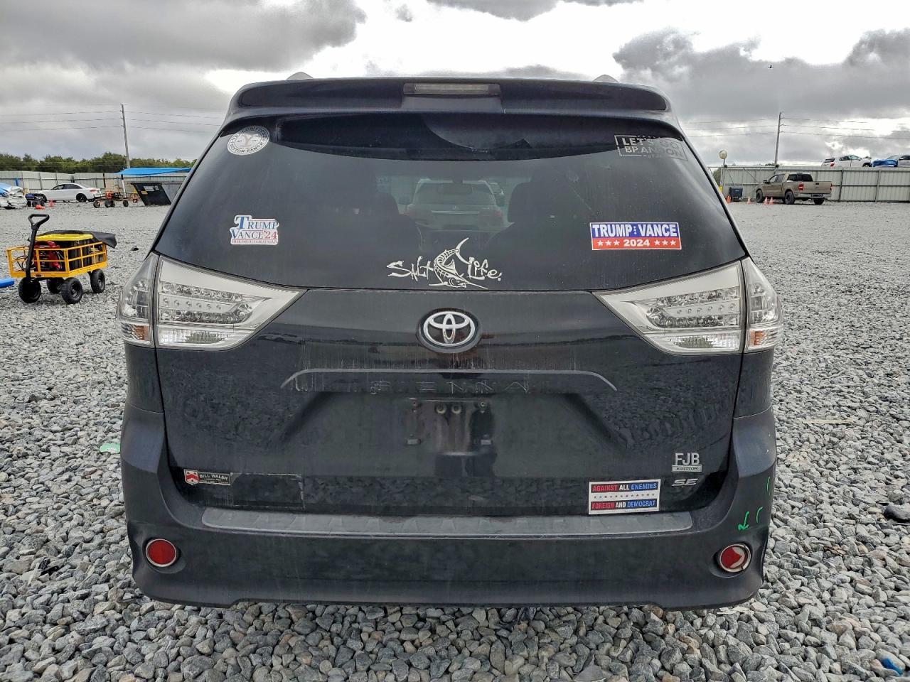 2012 TOYOTA SIENNA