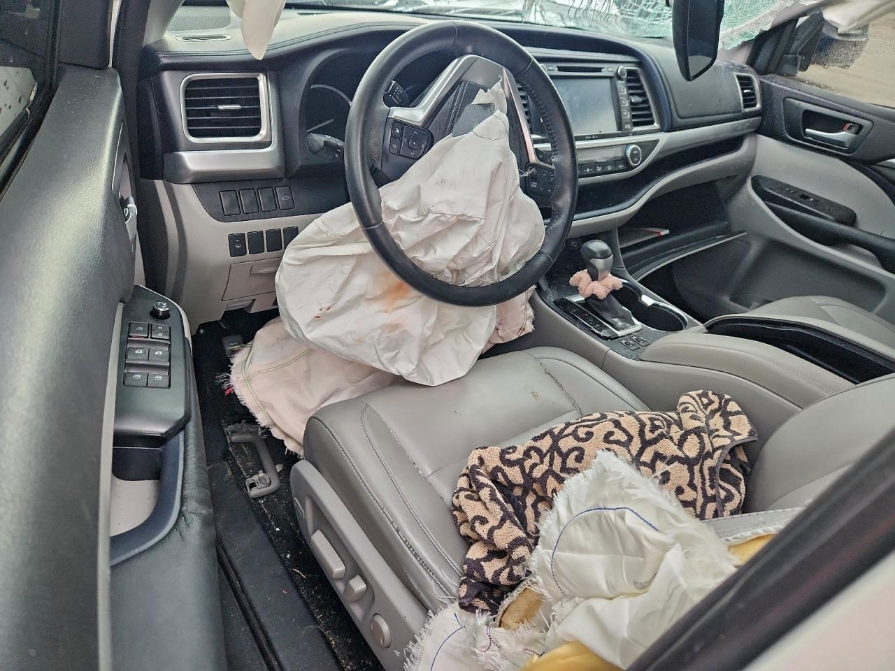 2015 TOYOTA HIGHLANDER