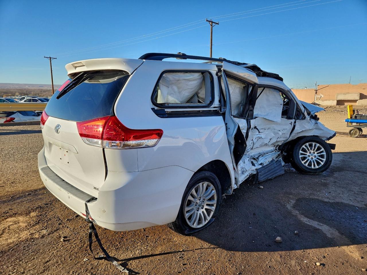 2014 TOYOTA SIENNA
