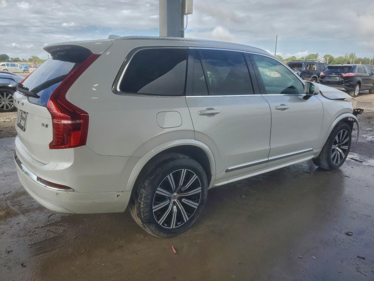 2024 VOLVO XC90
