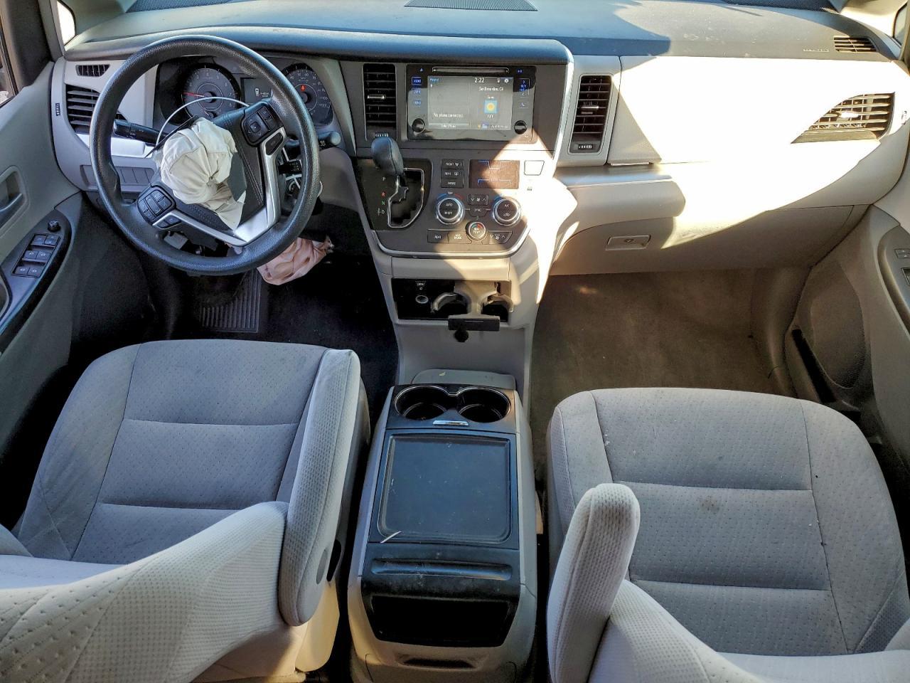 2017 TOYOTA SIENNA
