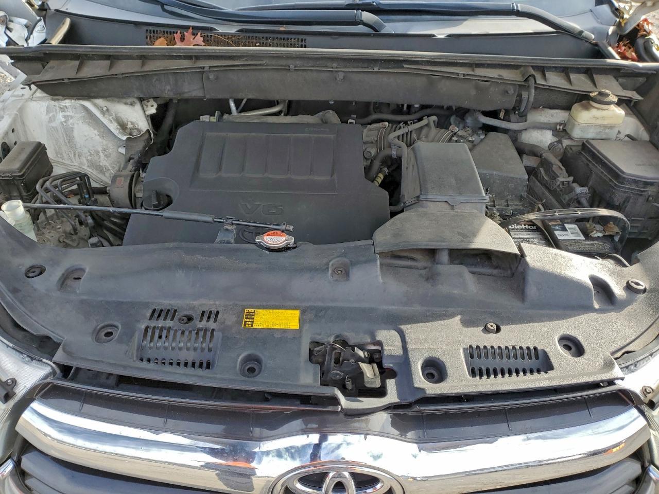 2016 TOYOTA HIGHLANDER