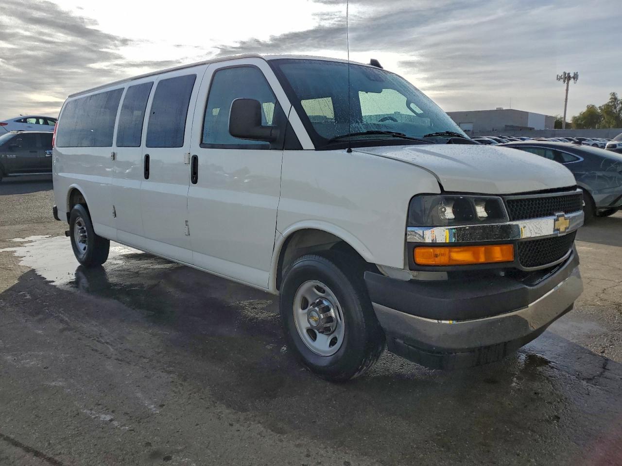 2024 CHEVROLET Express 3500