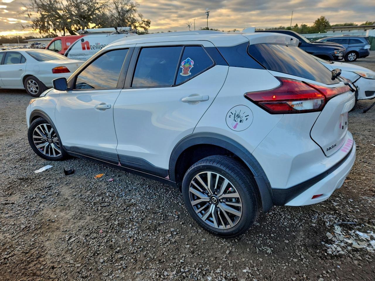 2021 NISSAN KICKS