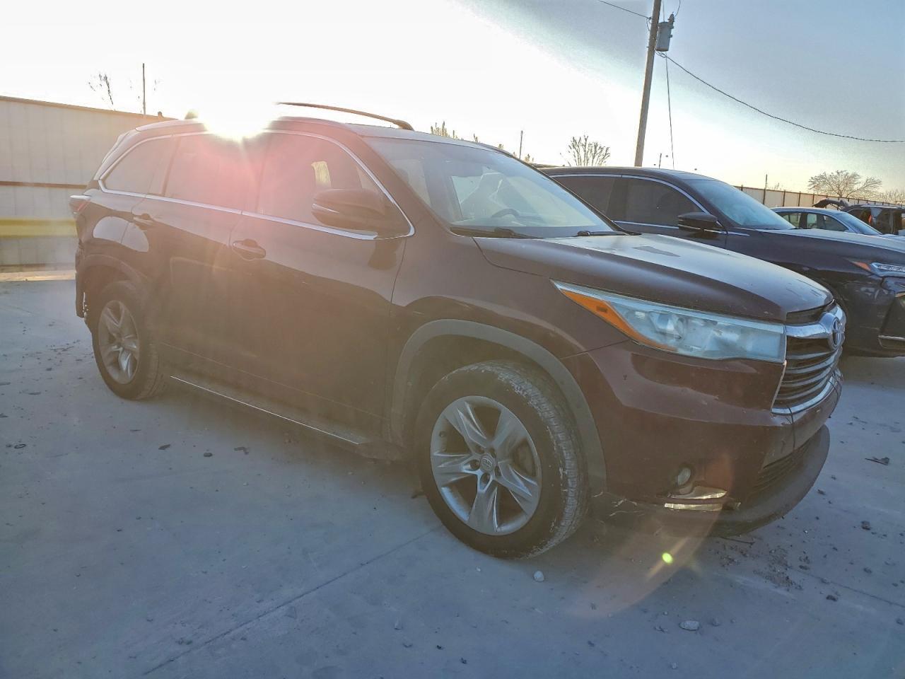 2015 TOYOTA HIGHLANDER