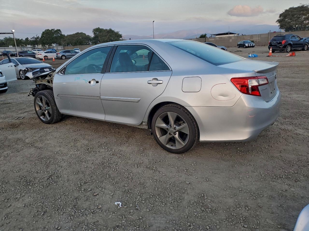 2014 TOYOTA CAMRY