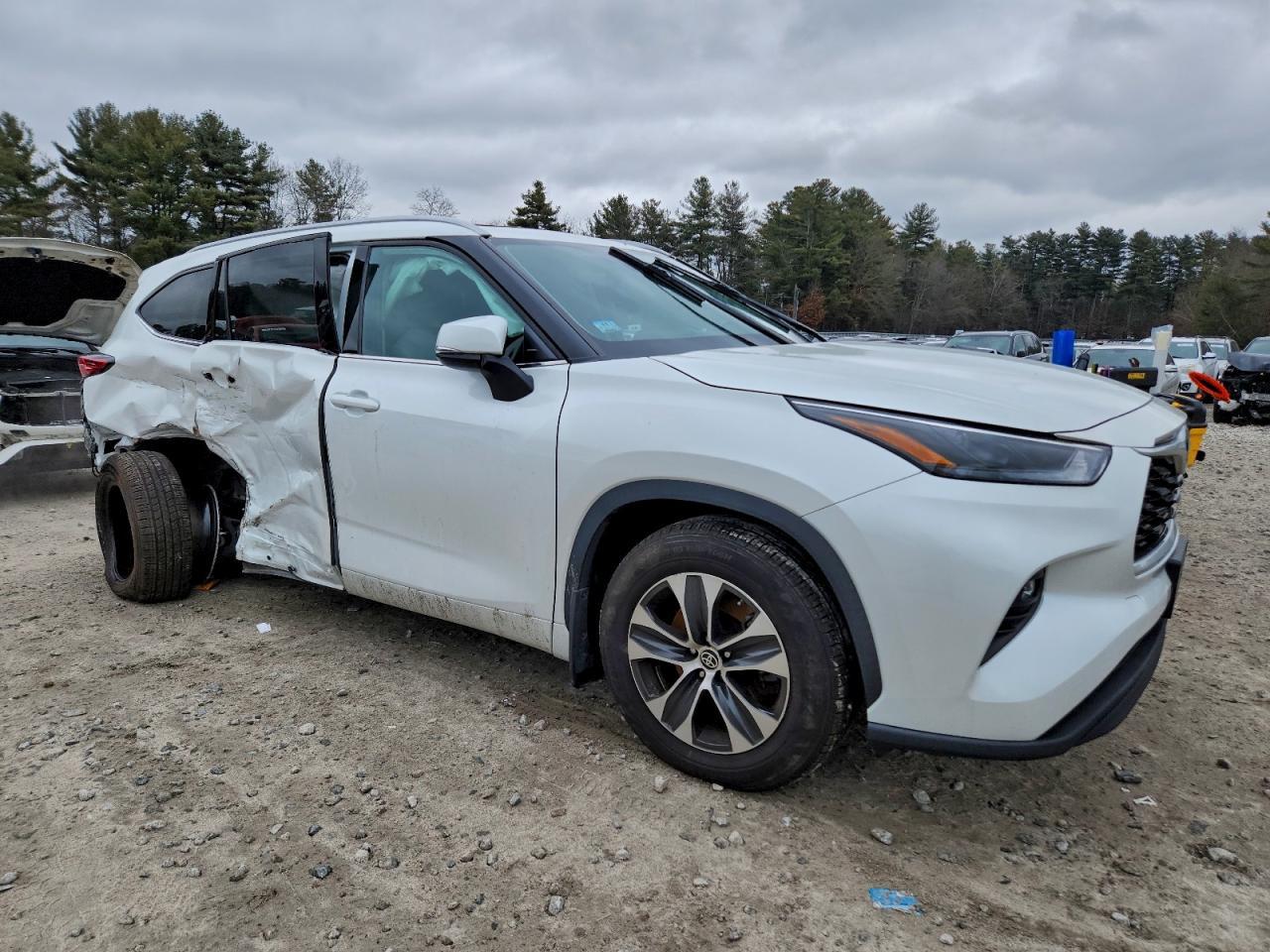 2022 TOYOTA HIGHLANDER