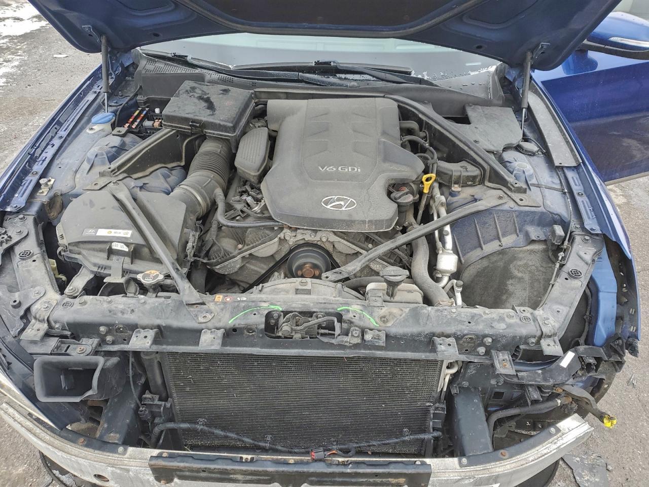 2016 HYUNDAI GENESIS