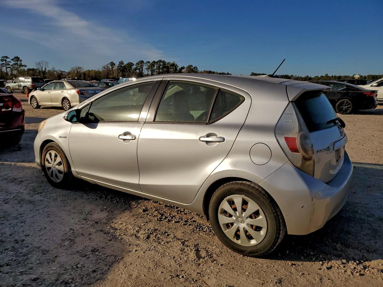 2013 TOYOTA Prius c