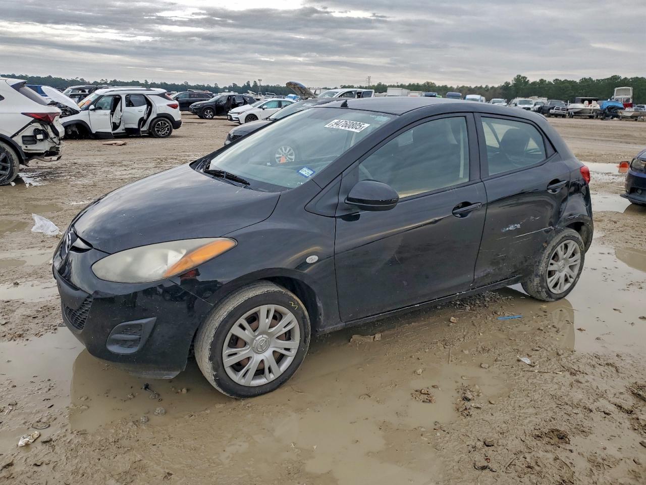 2013 MAZDA 2