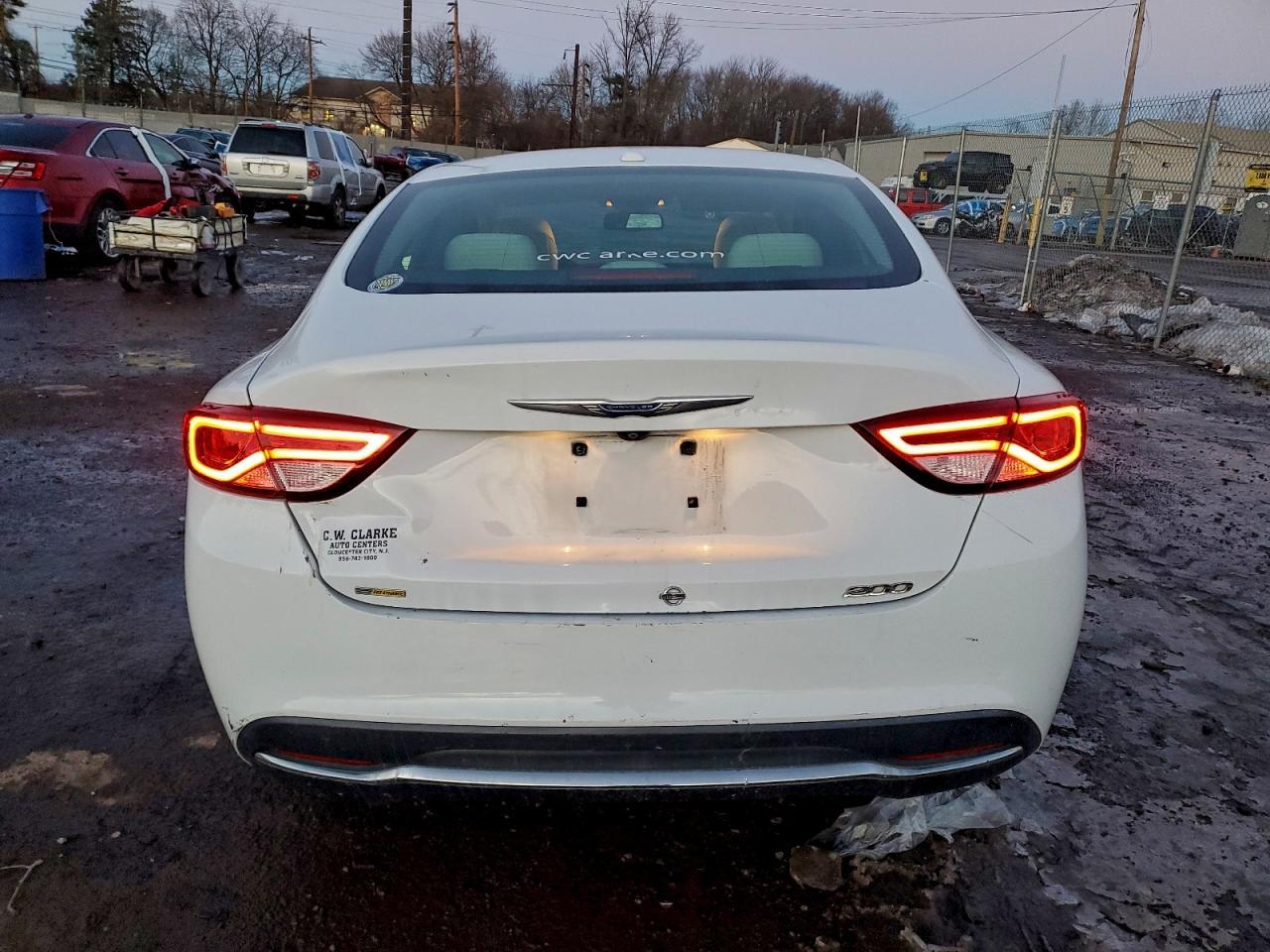 2015 CHRYSLER 200
