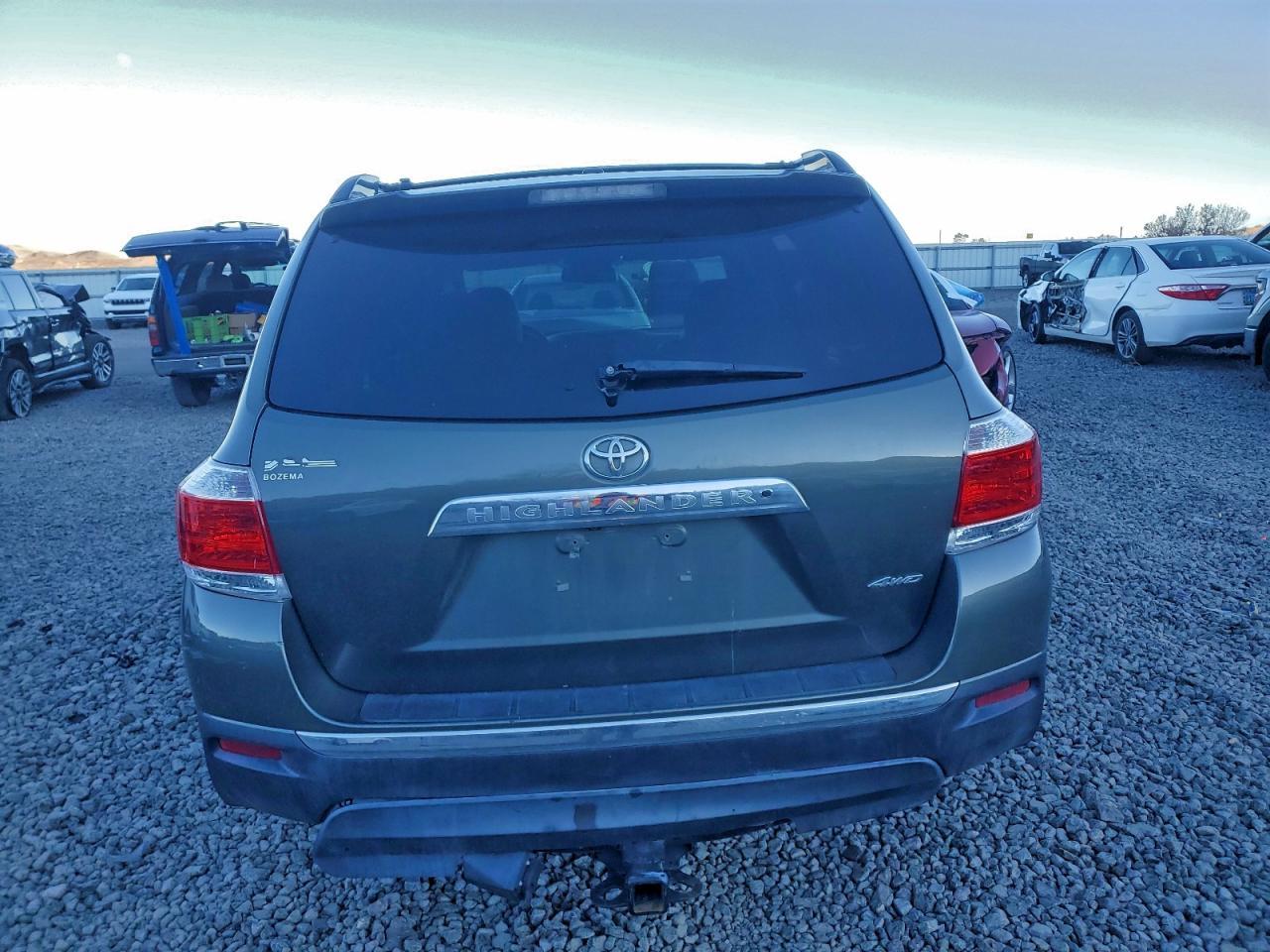 2012 TOYOTA HIGHLANDER