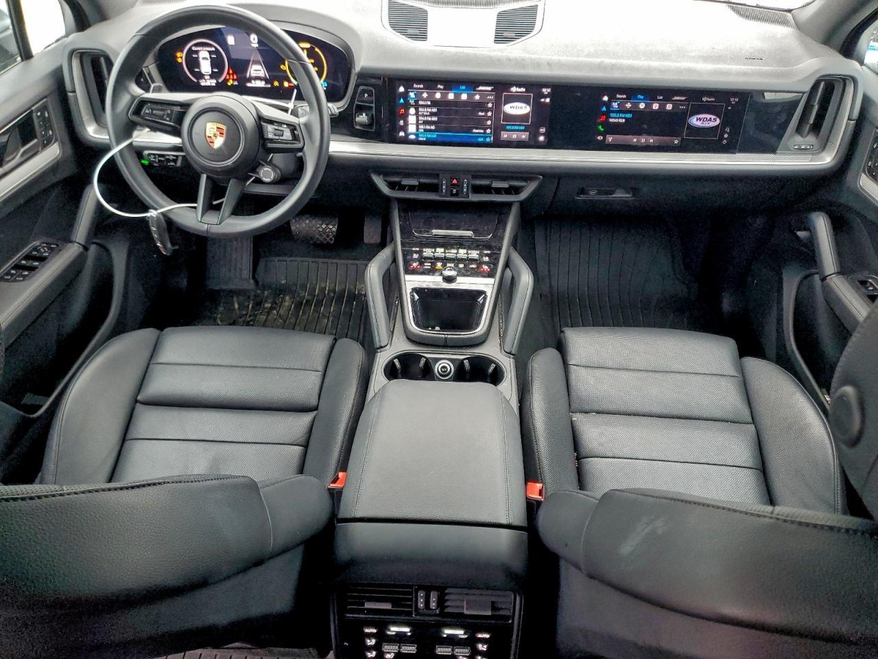 2024 PORSCHE CAYENNE