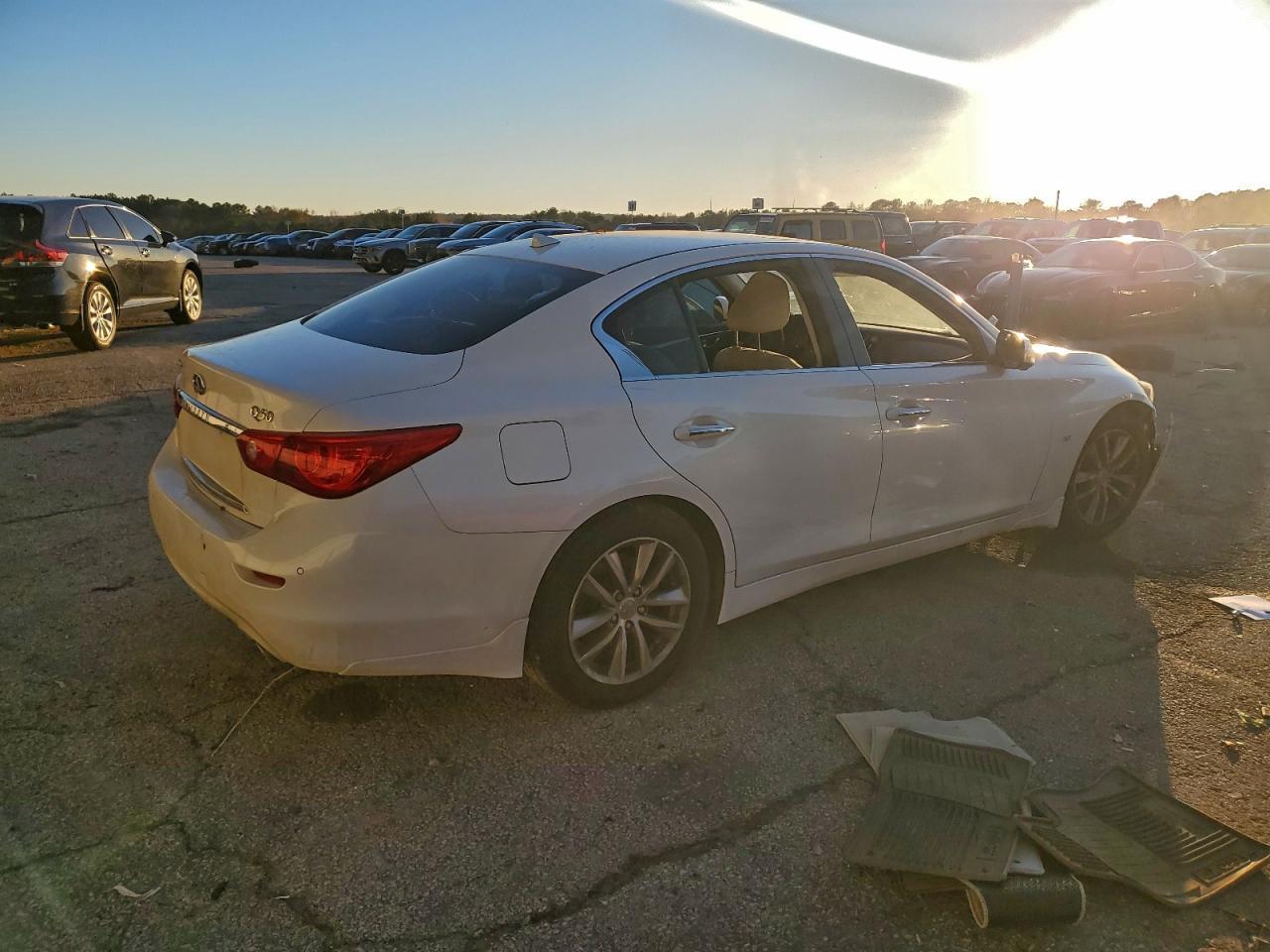 2014 INFINITI Q50
