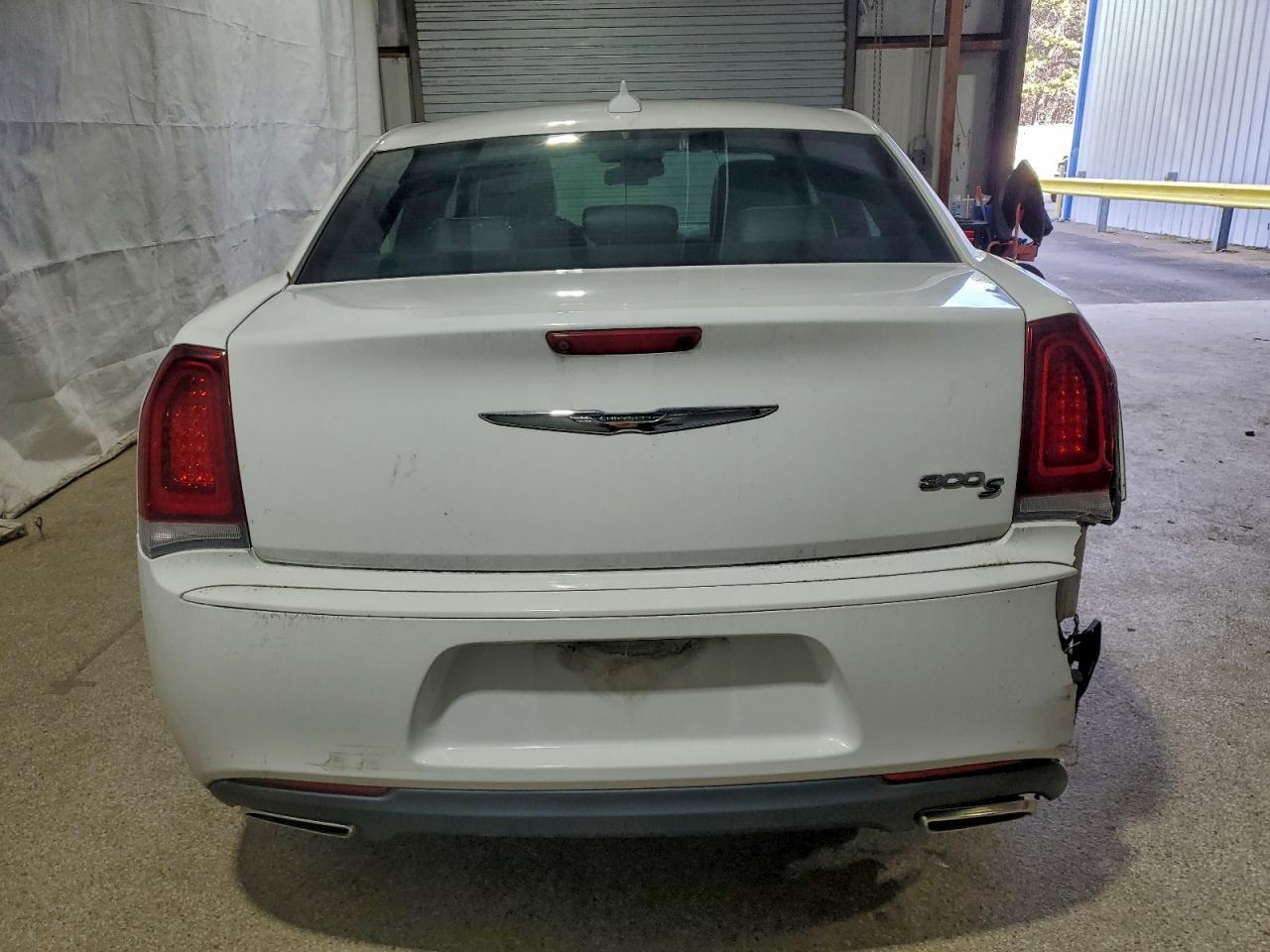 2019 CHRYSLER 300