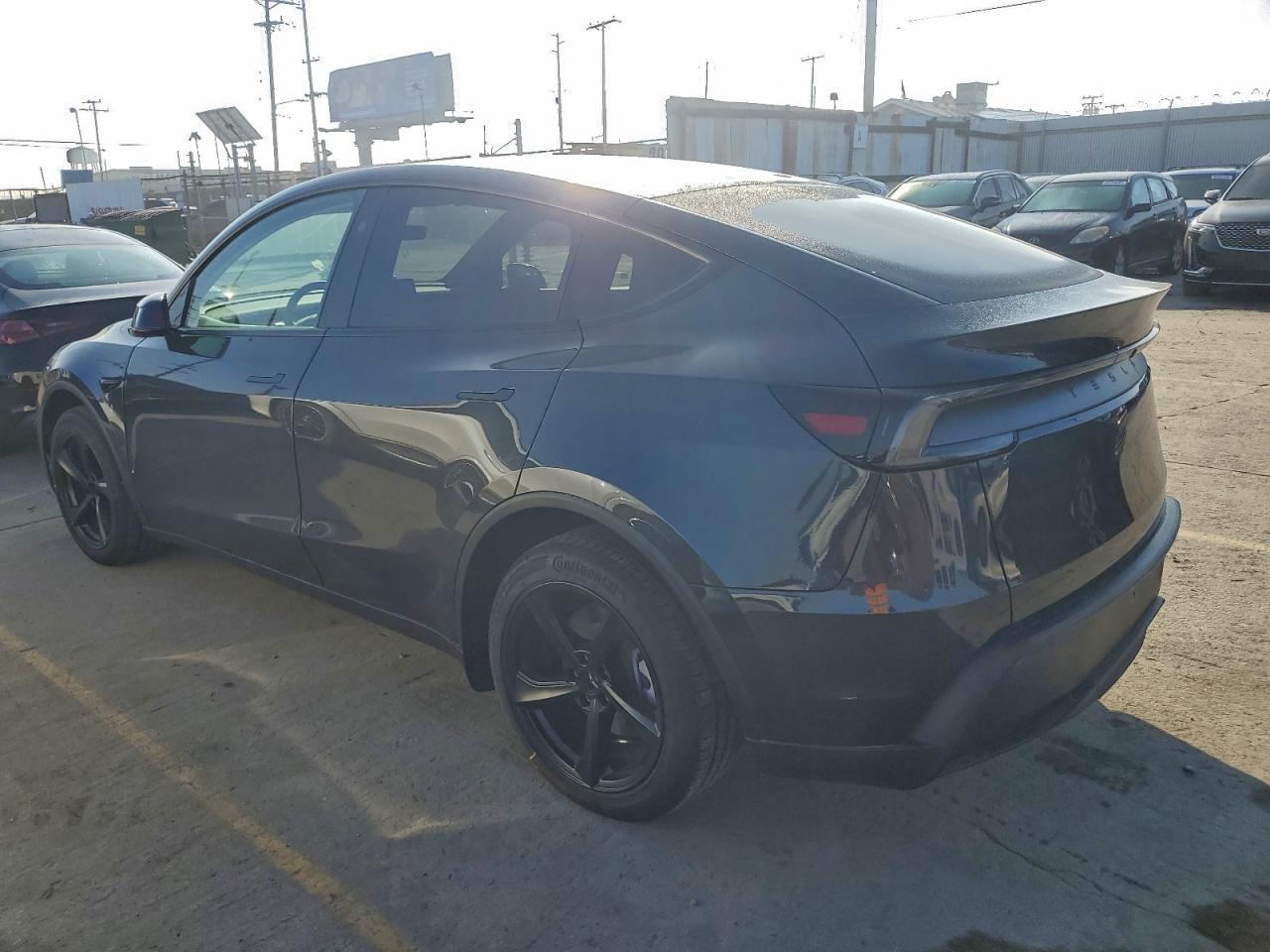 2026 TESLA MODEL Y