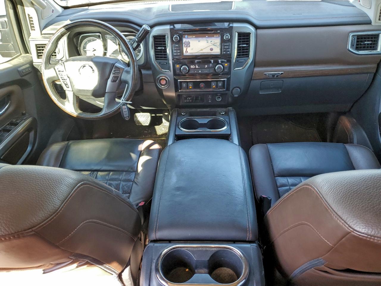 2016 NISSAN Titan
