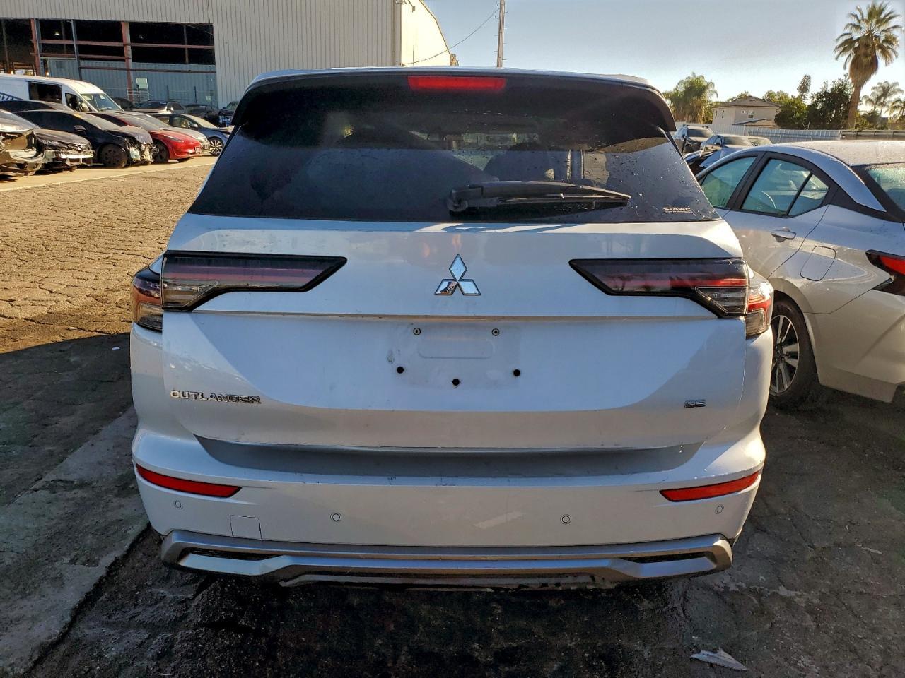 2025 MITSUBISHI outlander
