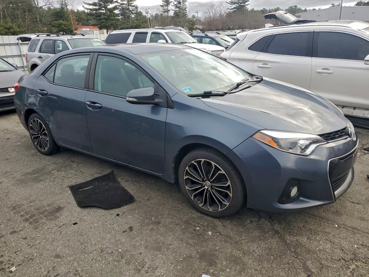2015 TOYOTA COROLLA