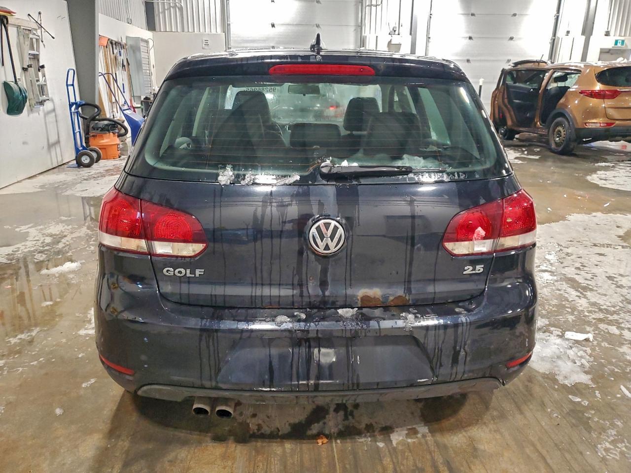 2011 VOLKSWAGEN GOLF