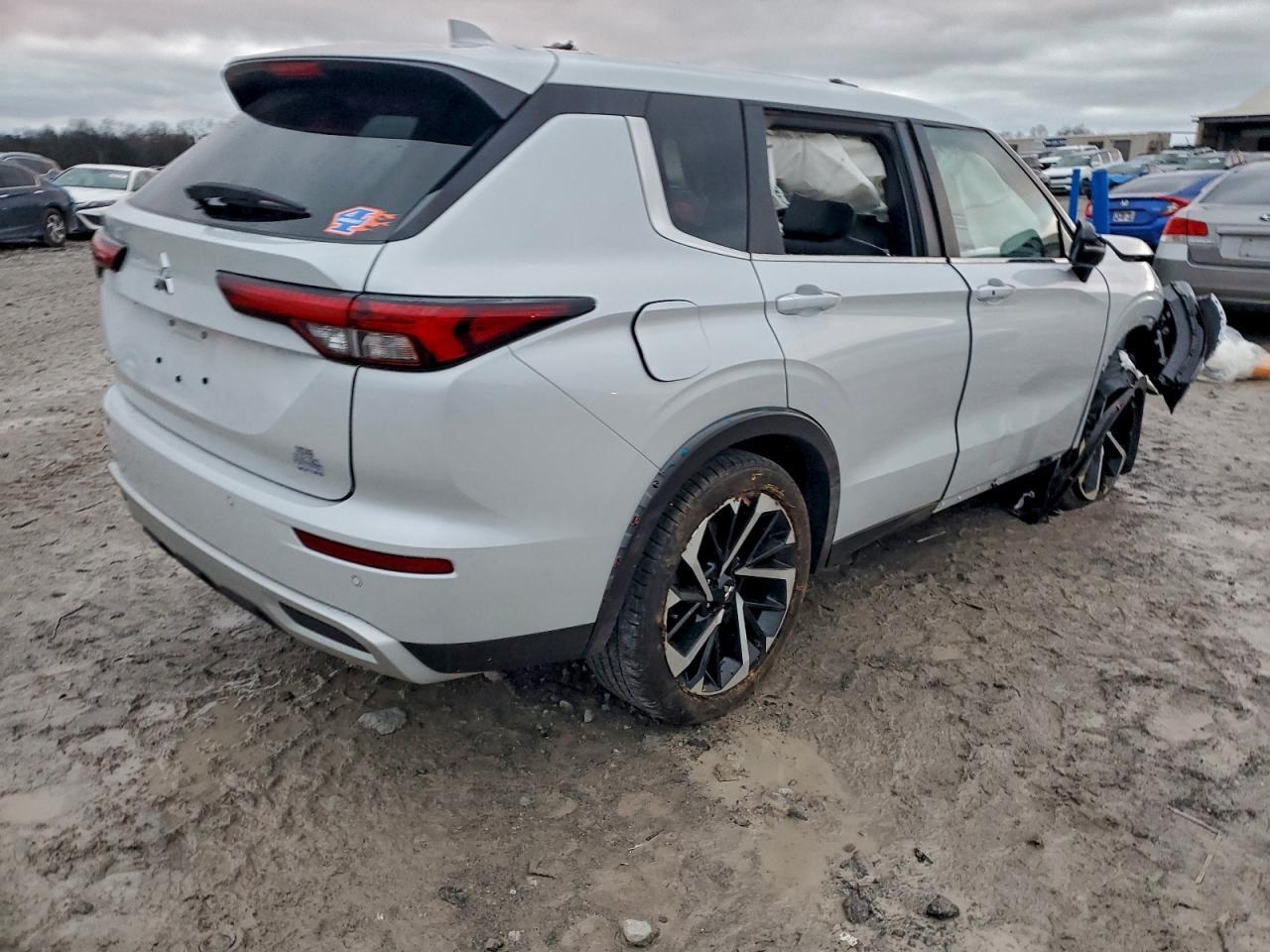 2024 MITSUBISHI outlander
