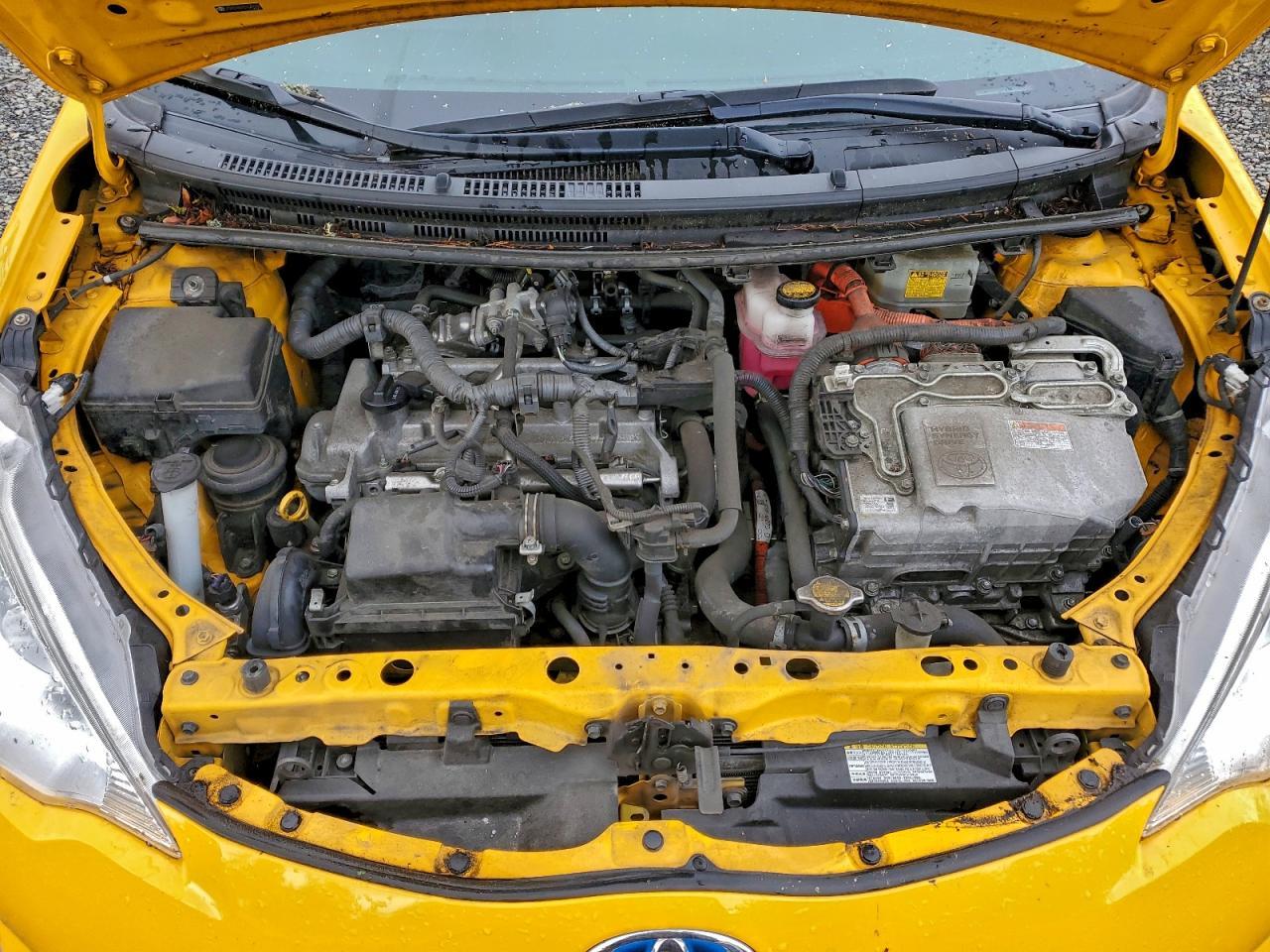 2014 TOYOTA Prius c