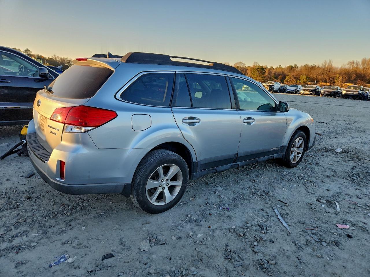 2014 SUBARU Outback