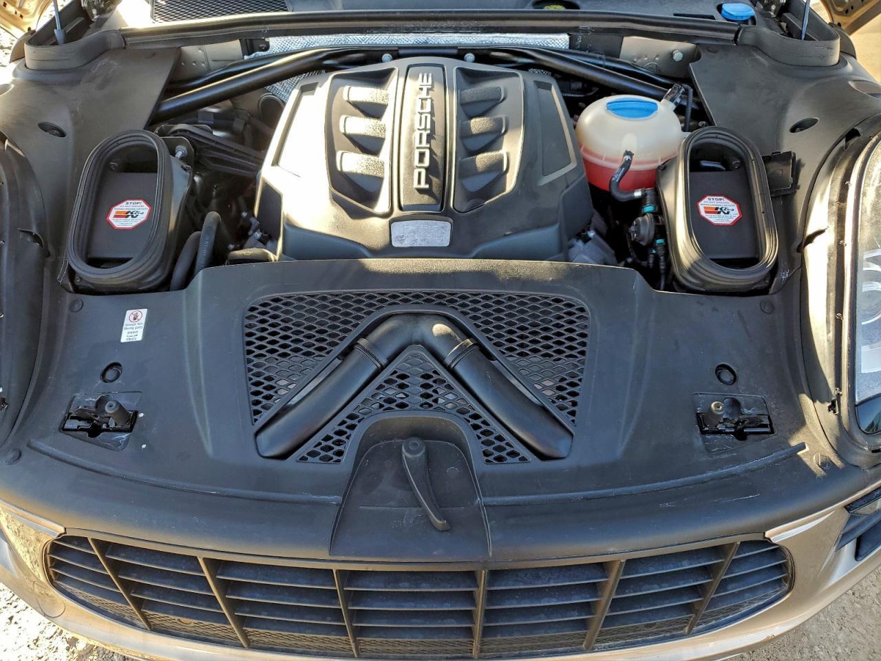 2015 PORSCHE Macan