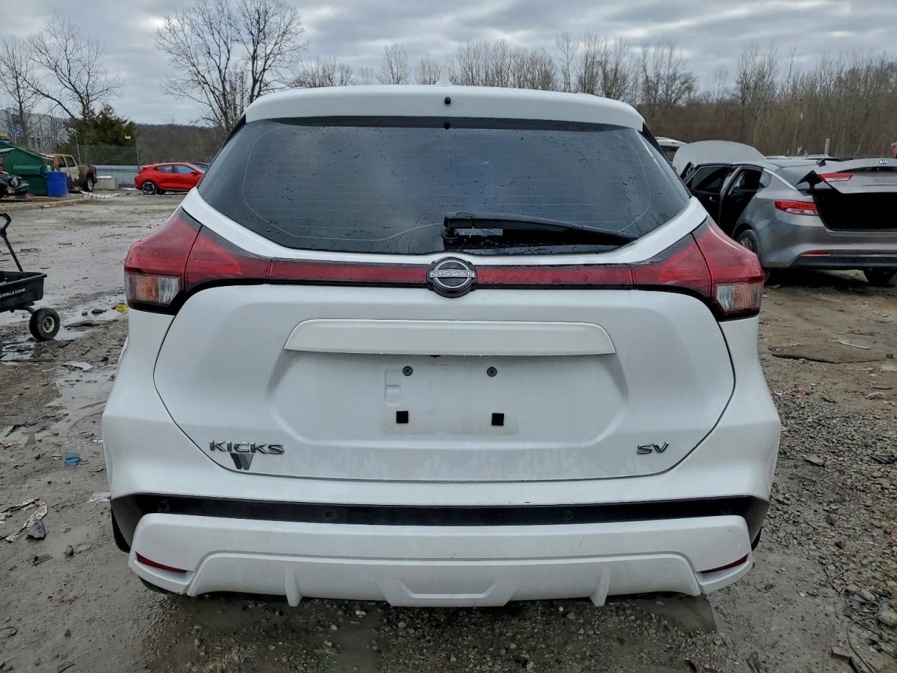 2024 NISSAN KICKS