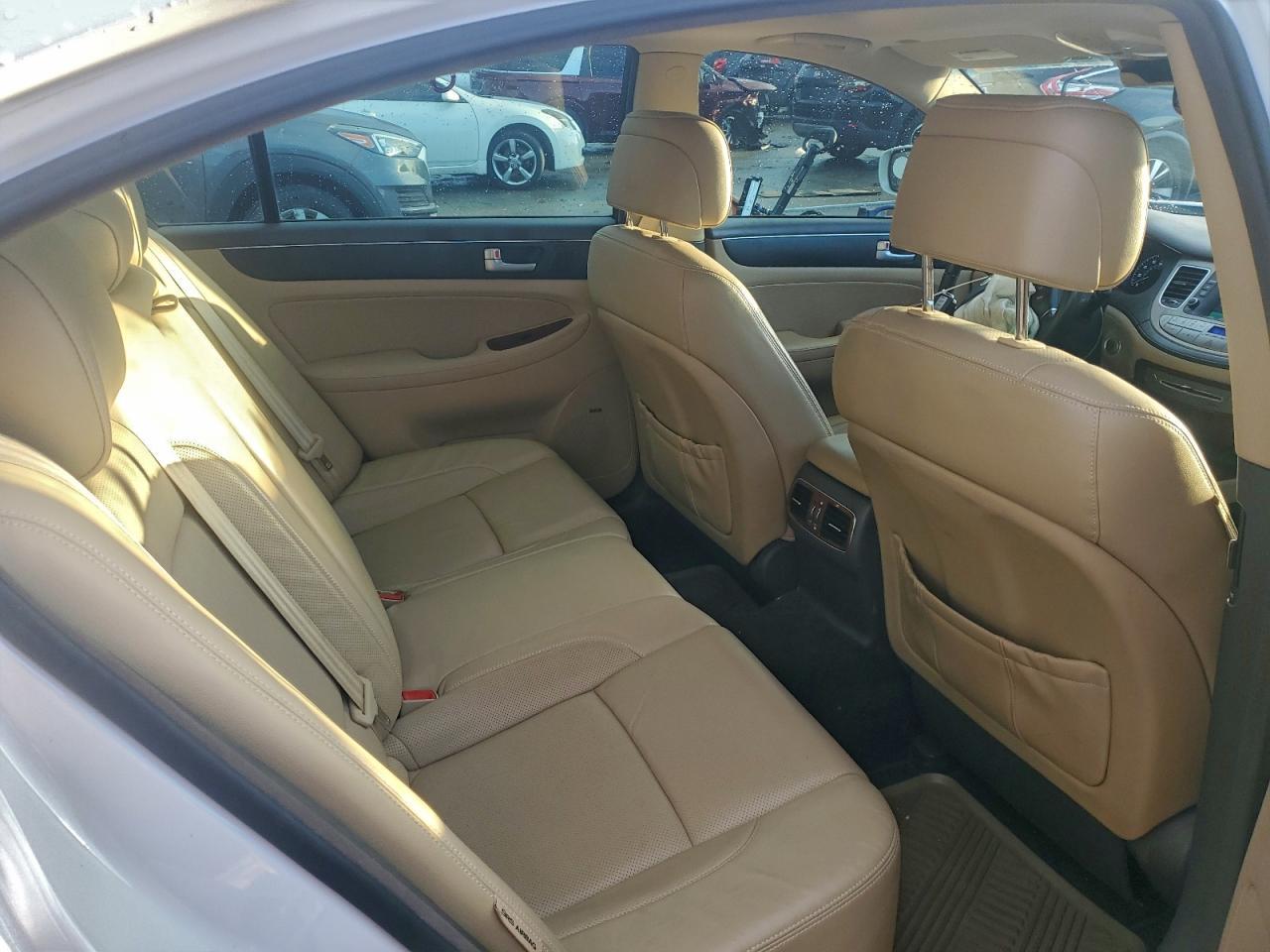 2013 HYUNDAI GENESIS