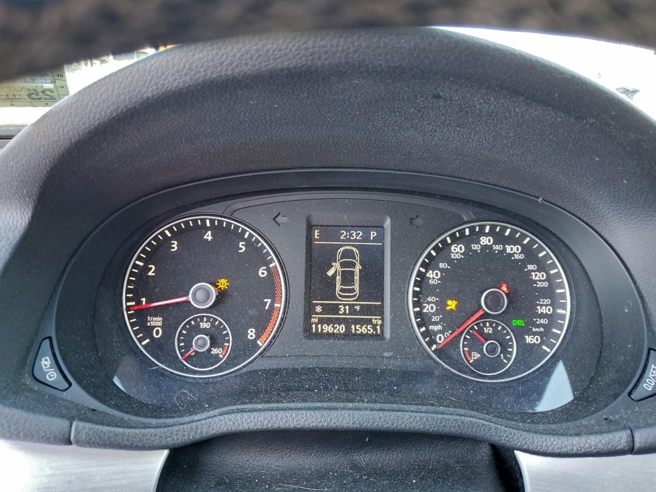 2013 VOLKSWAGEN Passat