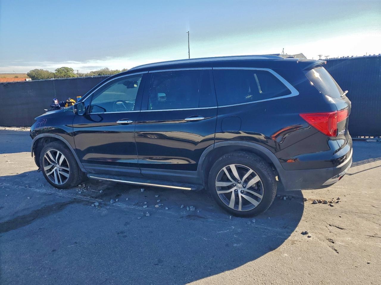 2017 HONDA PILOT