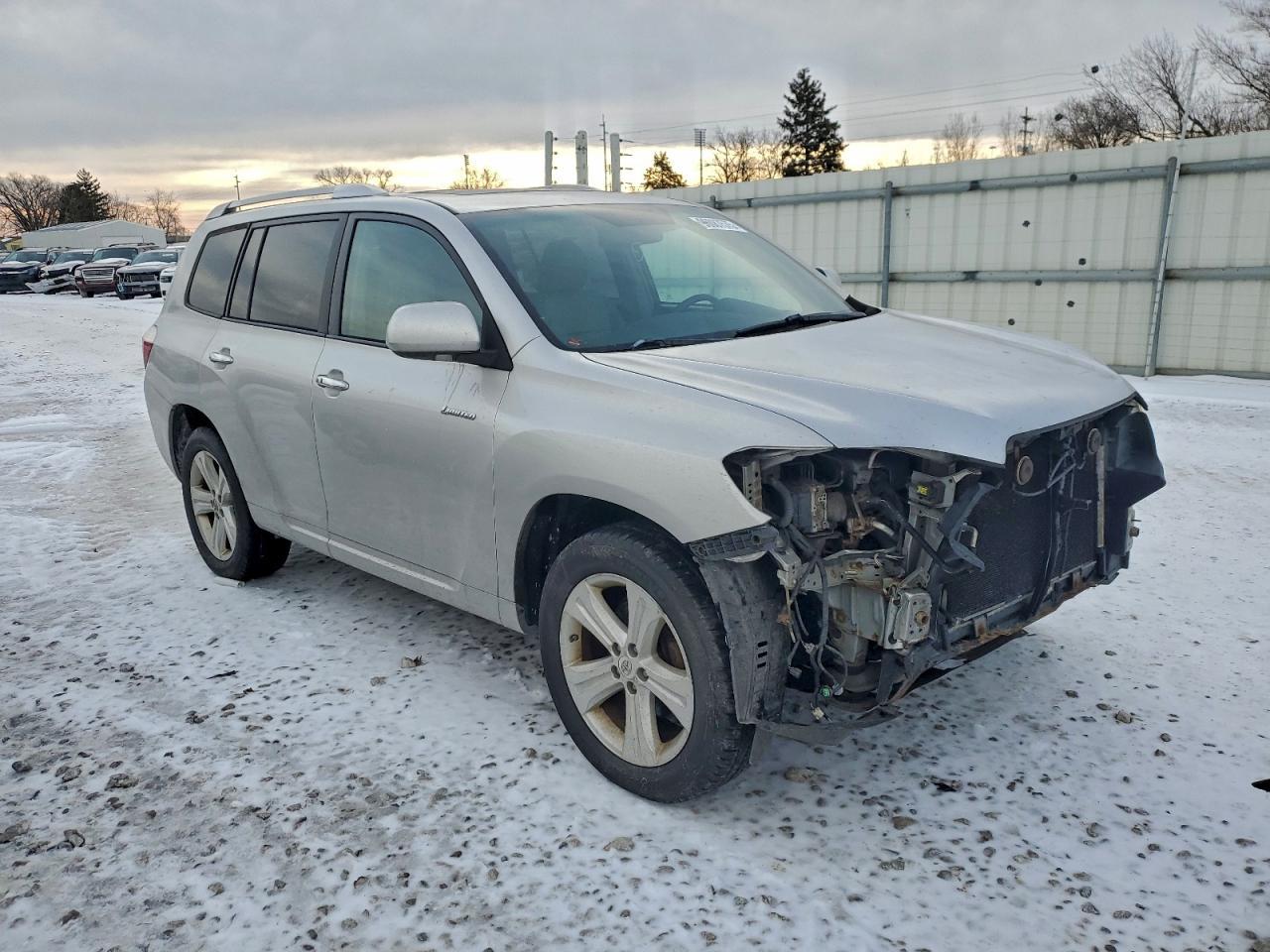 2010 TOYOTA HIGHLANDER